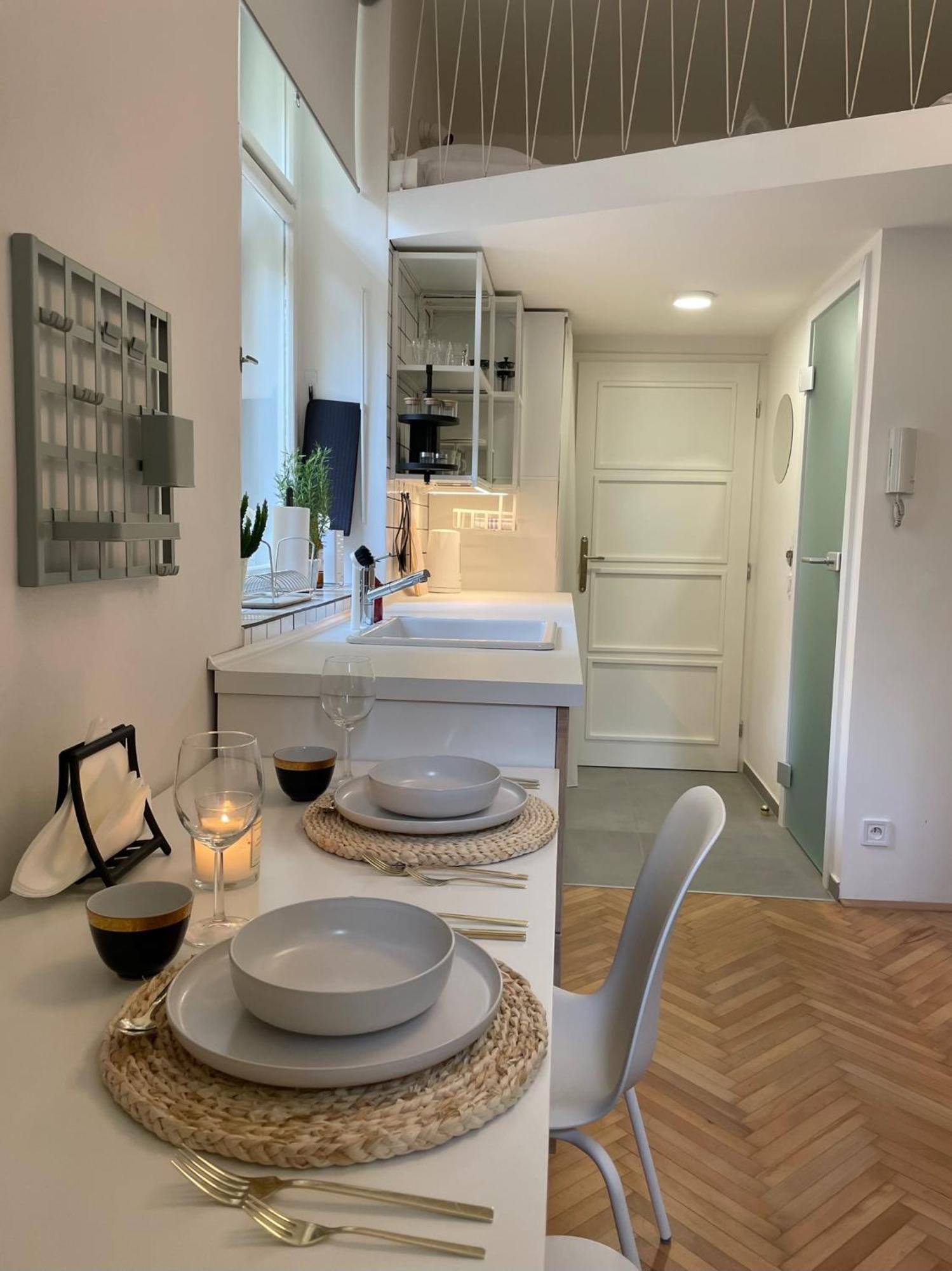 Urban Retreat I Modern Boho In Lovely Letna District - 10 Minutes From Old Town Appartement